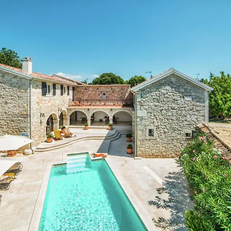 Vila Rustic In Vrsar With Private Swimming Pool Marasi