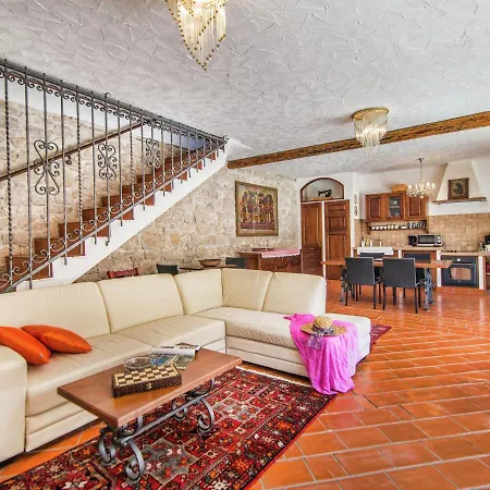 Vila Rustic In Vrsar With Private Swimming Pool Marasi