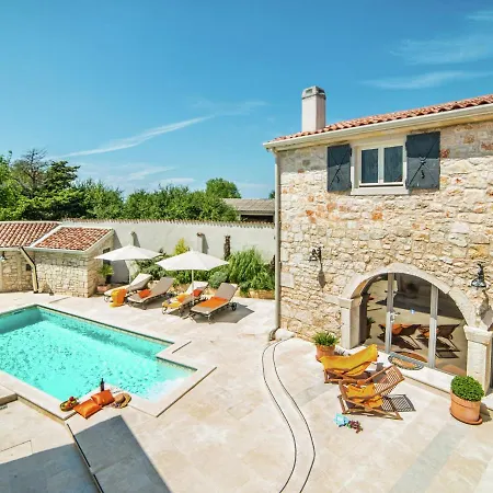 Vila Rustic In Vrsar With Private Swimming Pool Marasi