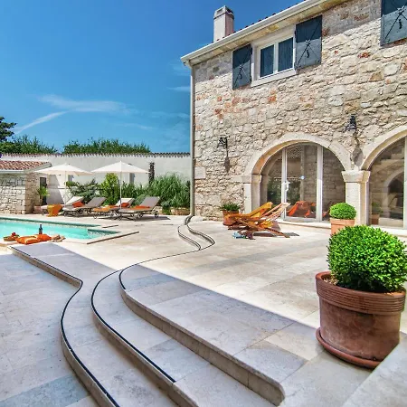 Rustic In Vrsar With Private Swimming Pool Vila *
