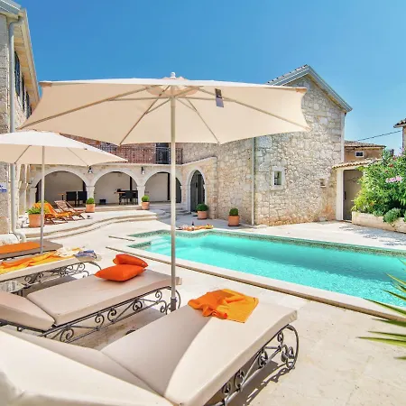 Rustic In Vrsar With Private Swimming Pool Marasi