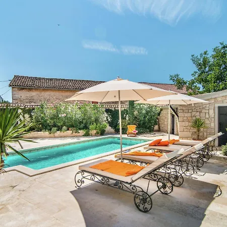 וילה Rustic In Vrsar With Private Swimming Pool Marasi