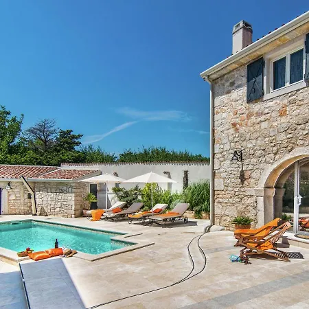Rustic In Vrsar With Private Swimming Pool *